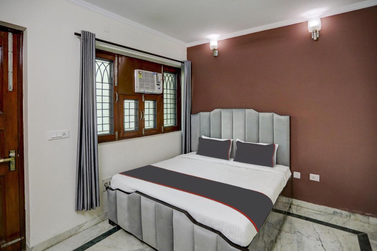 Super Capital O Uk House Residency Hotel คูร์เคาน์ ภายนอก รูปภาพ