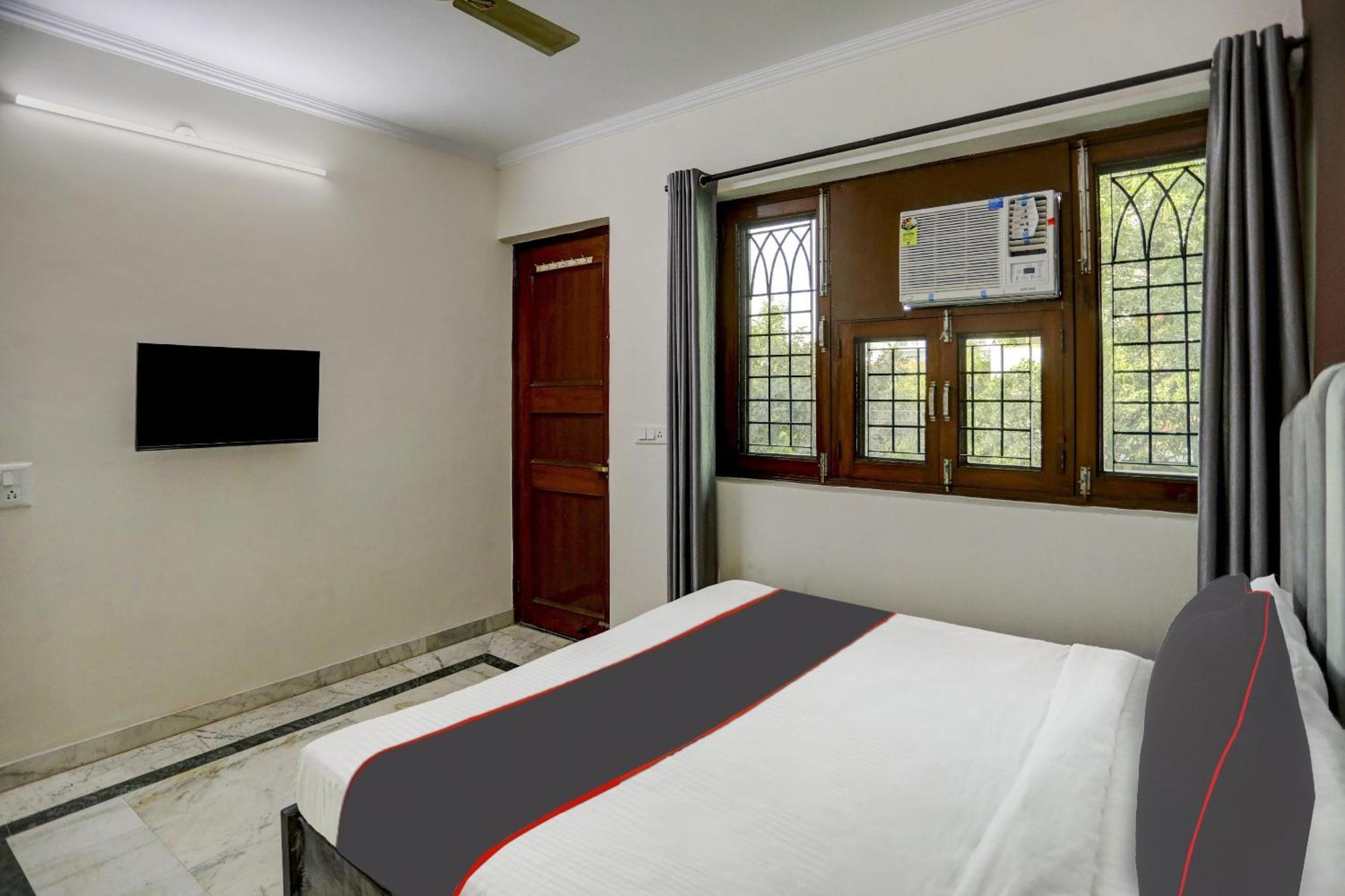 Super Capital O Uk House Residency Hotel คูร์เคาน์ ภายนอก รูปภาพ