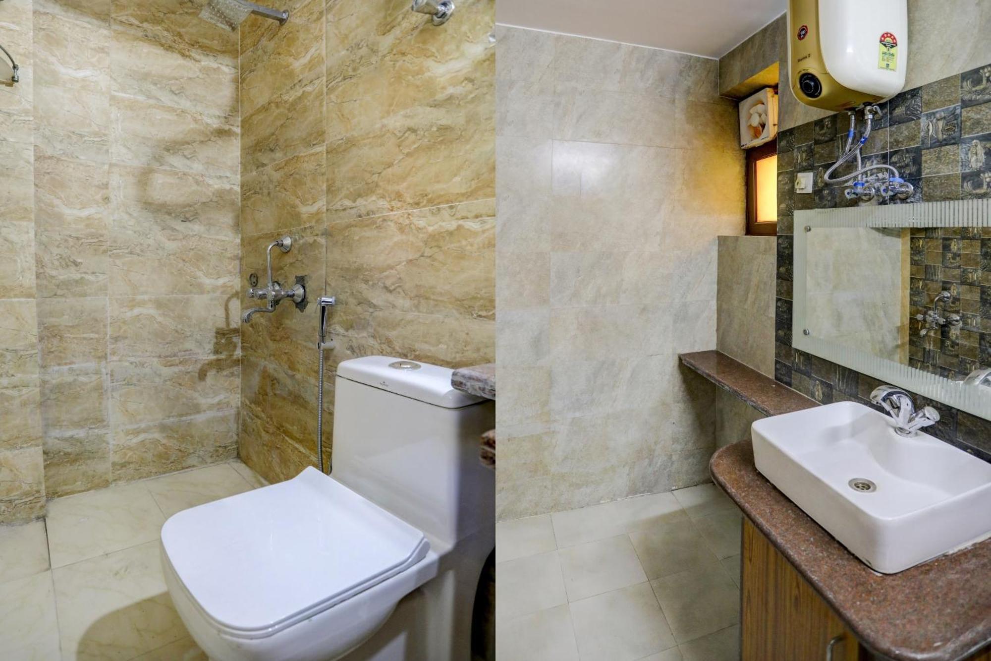 Super Capital O Uk House Residency Hotel คูร์เคาน์ ภายนอก รูปภาพ