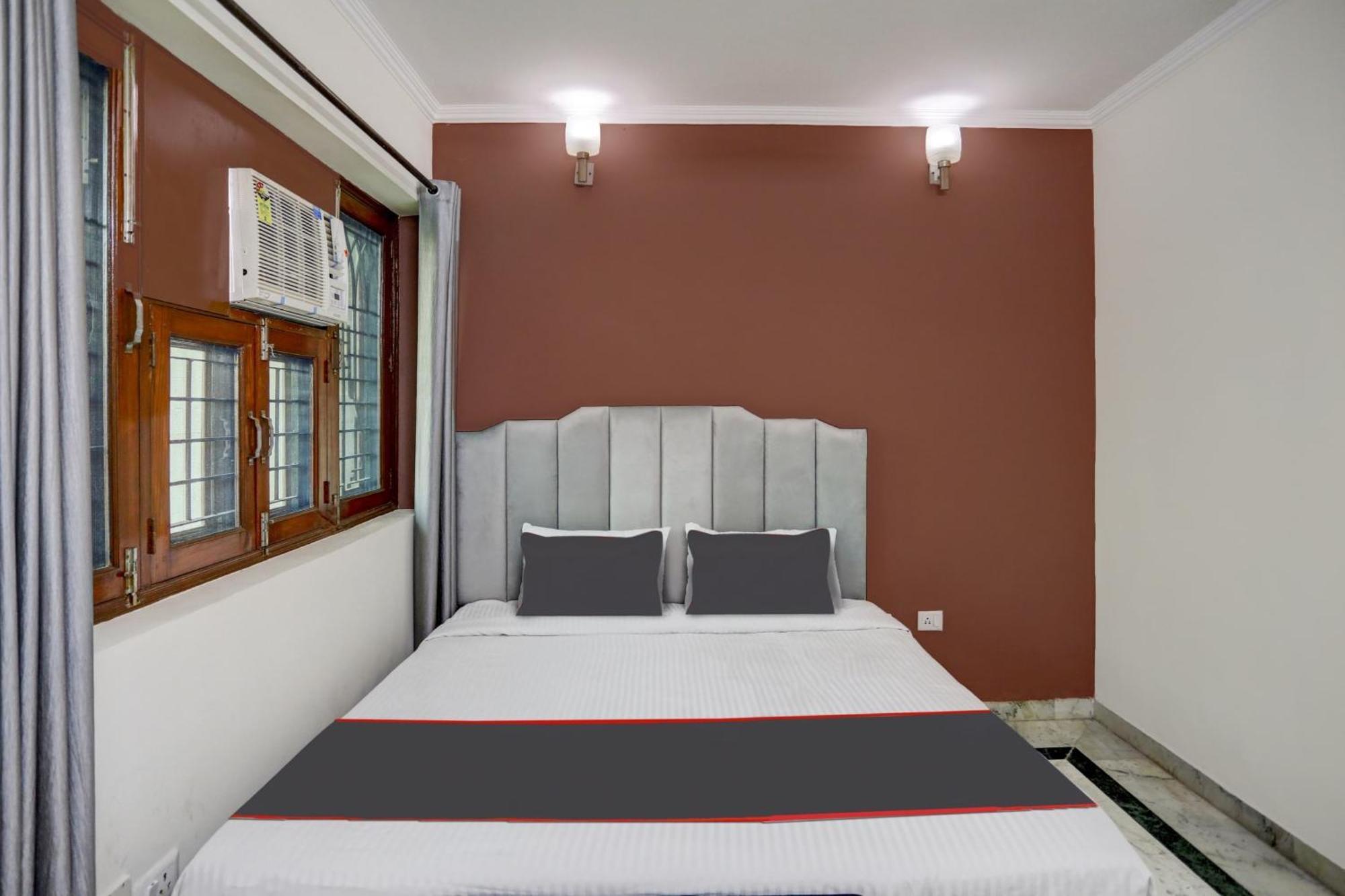 Super Capital O Uk House Residency Hotel คูร์เคาน์ ภายนอก รูปภาพ